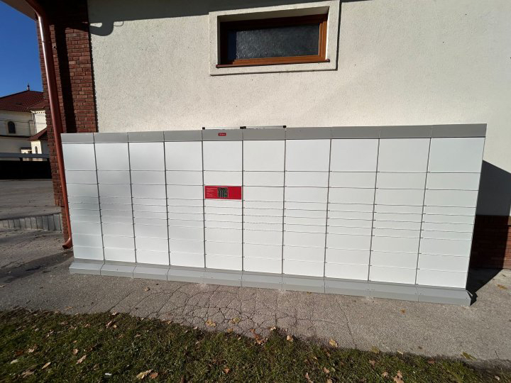 Z-BOX Trhová Hradská, Námestie, Ľ. Kossútha 530/1