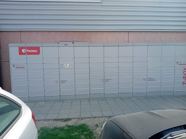 Z-BOX Bratislava, Pri starom letisku 3 (OC Vajnoria)