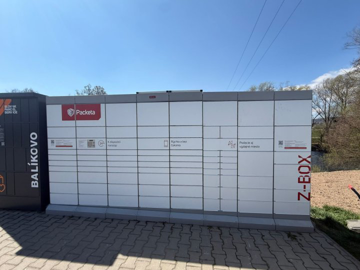Z-BOX Vlkanová, Matuškova (autobusová zastávka)
