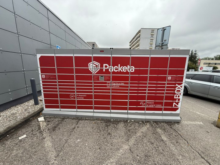 Z-BOX Bánovce nad Bebravou, Námestie Ľudovíta Štúra 2/2 (TESCO)