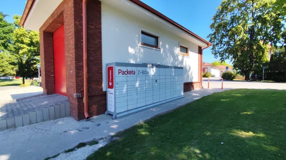 Z-BOX Trhová Hradská, Námestie, Ľ. Kossútha 530/1