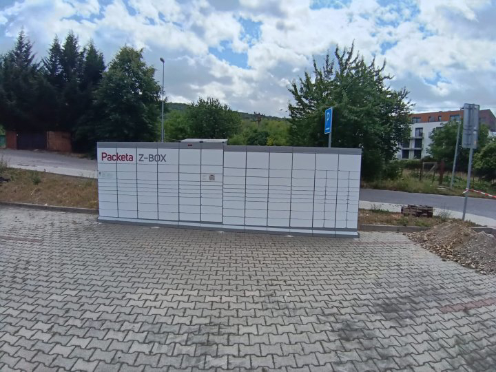 Z-BOX Bratislava, Eisnerova 64 (OC Glavica)