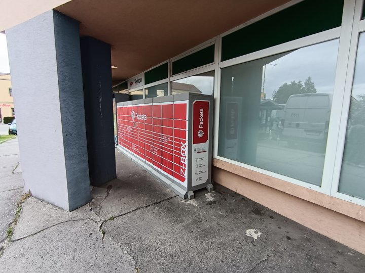 Z-BOX Šaštín-Stráže, Námestie Slobody 847 (COOP Jednota)