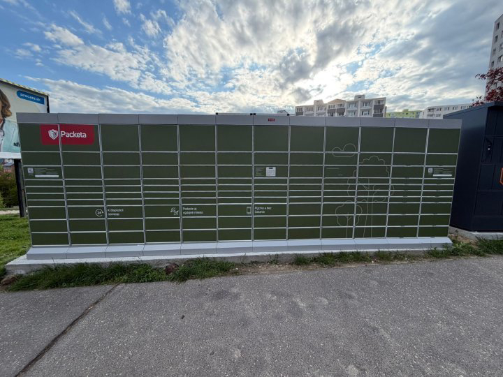 Z-BOX Bratislava, roh Hlaváčikovej a Majerníkovej