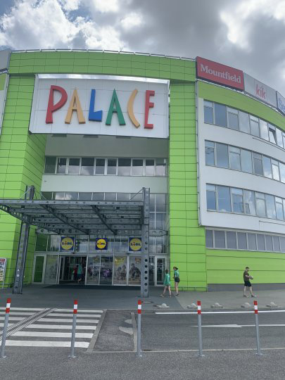 Bratislava-Ružinov, Cesta na Senec 2/A, SHOPPING PALACE (GATE)