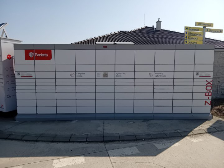 Z-BOX Most pri Bratislave, Jantárová ulica (začiatok)