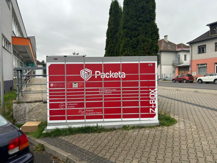 Z-BOX Liptovský Hrádok, SNP (COOP Jednota)