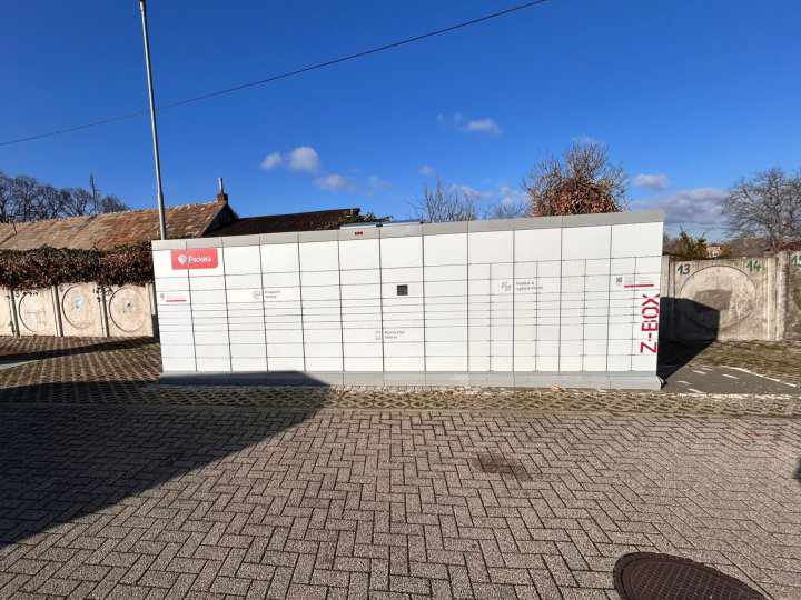 Z-BOX Komjatice, Nám. Andreja Cabana 369 