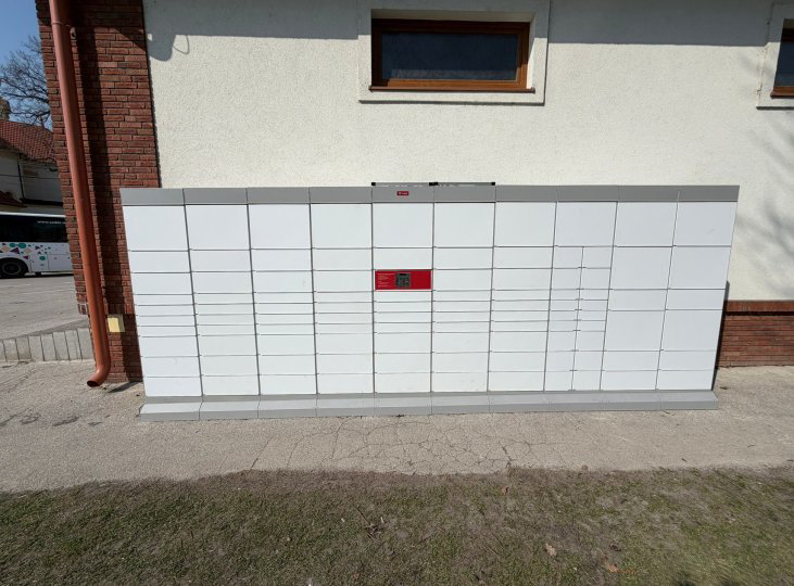 Z-BOX Trhová Hradská, Námestie, Ľ. Kossútha 530/1