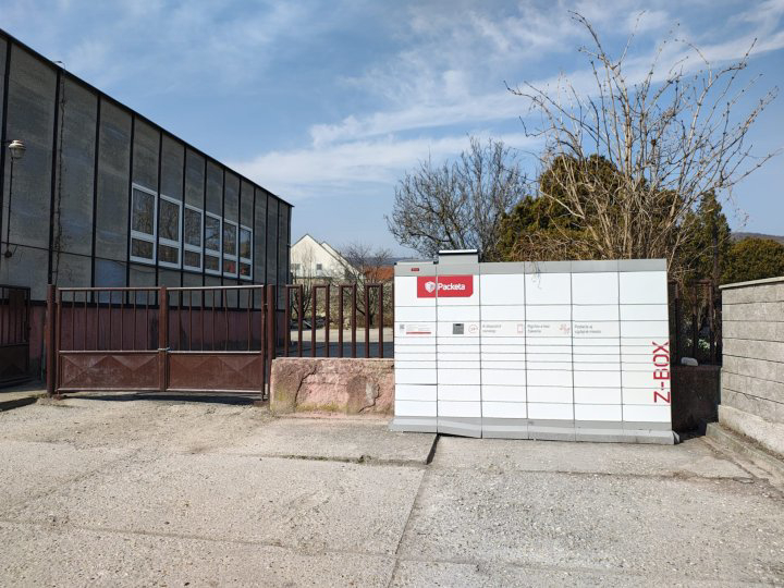 Z-BOX Svätý Jur, Krajinská cesta 59
