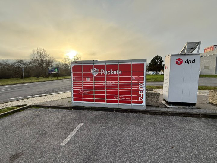 Z-BOX Zvolen, Pražská 1388 (OC KOCKA)