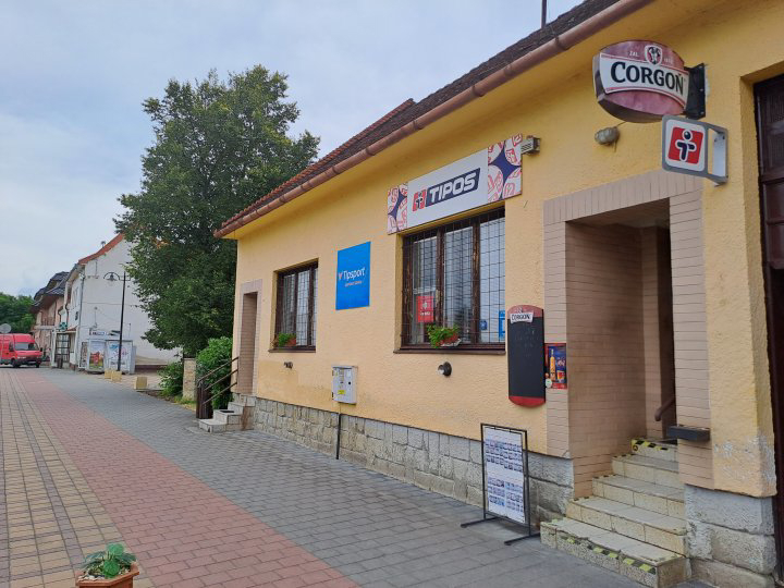 Topoľčianky, Hlavná 108