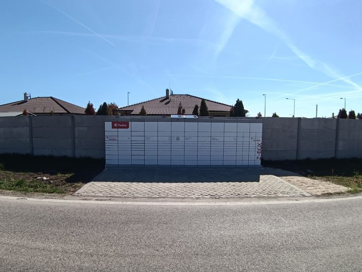 Z-BOX Dunajská Streda, Roh Malodvorníckej cesty a Cesty svätého Petra