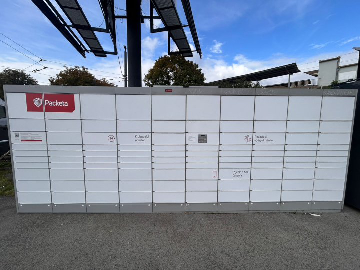 Z-BOX Bratislava, Gaštanový hájik (ŽST Vinohrady)