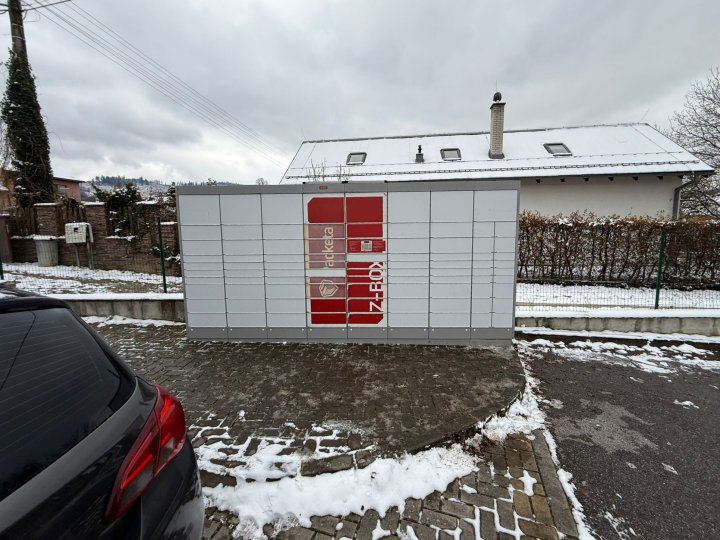 Z-BOX Kysucký Lieskovec, Kysucký Lieskovec (autobusová zástavka Jednota)