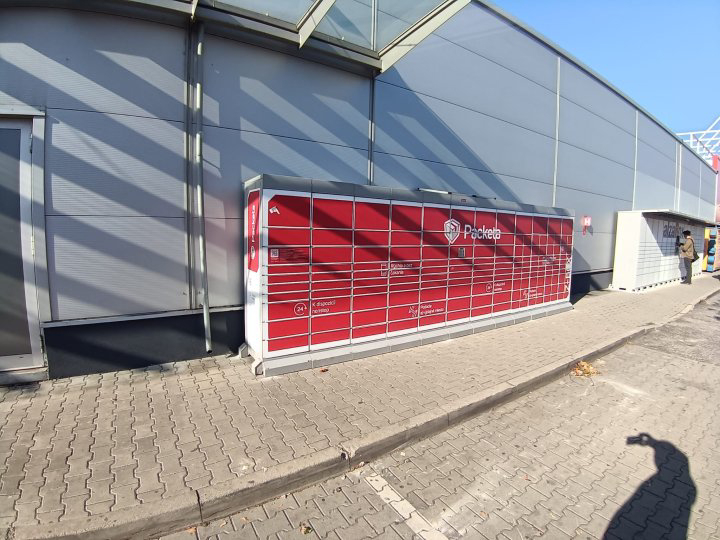 Z-BOX Trnava, Ferka Urbánka 11 (OC MAX)