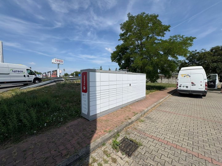 Z-BOX Komárno, Bratislavská cesta 4579 (RP City Market)