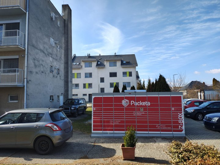 Z-BOX Trebatice, Družstevná ulica 198/46