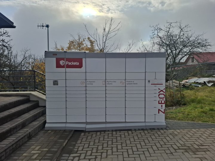 Z-BOX Slanec, Hlavná 491/132 (Rodinná lekáreň)