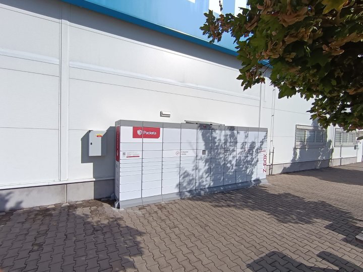 Z-BOX Bratislava, Pri letisku 3 (DECATHLON PHAROS)